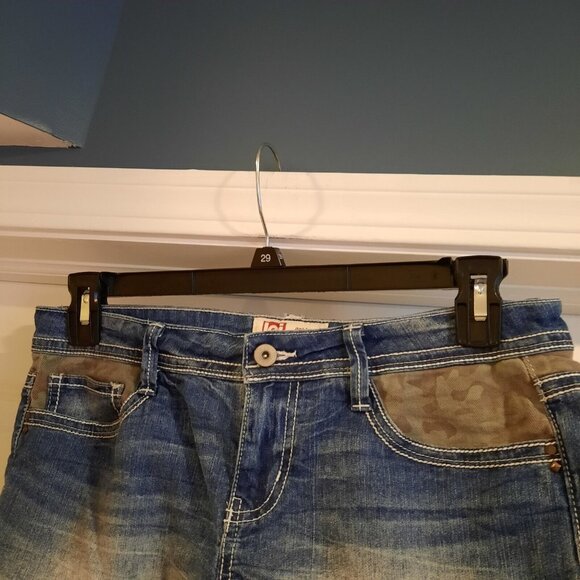 L.E.I. Shorts Womens 9 Denim Jean Camo Crochet Lace Hippie Boho Festival Vtg Y2K - Picture 4 of 11